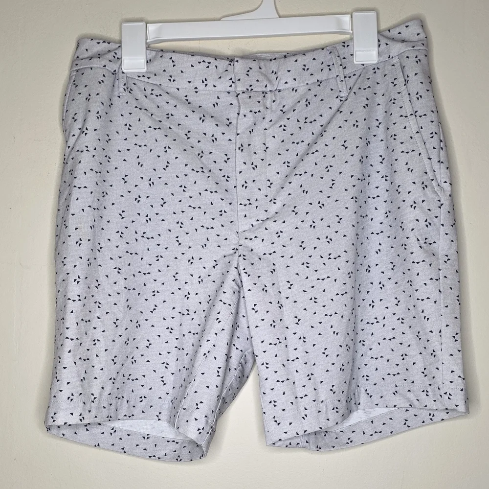 All In Motion Golf Shorts Triangle Graphic Size 34 - Picture 2 of 7